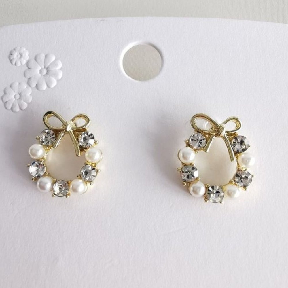 Brand New 14K Gold Plated Faux Pearls Crystal Earrings